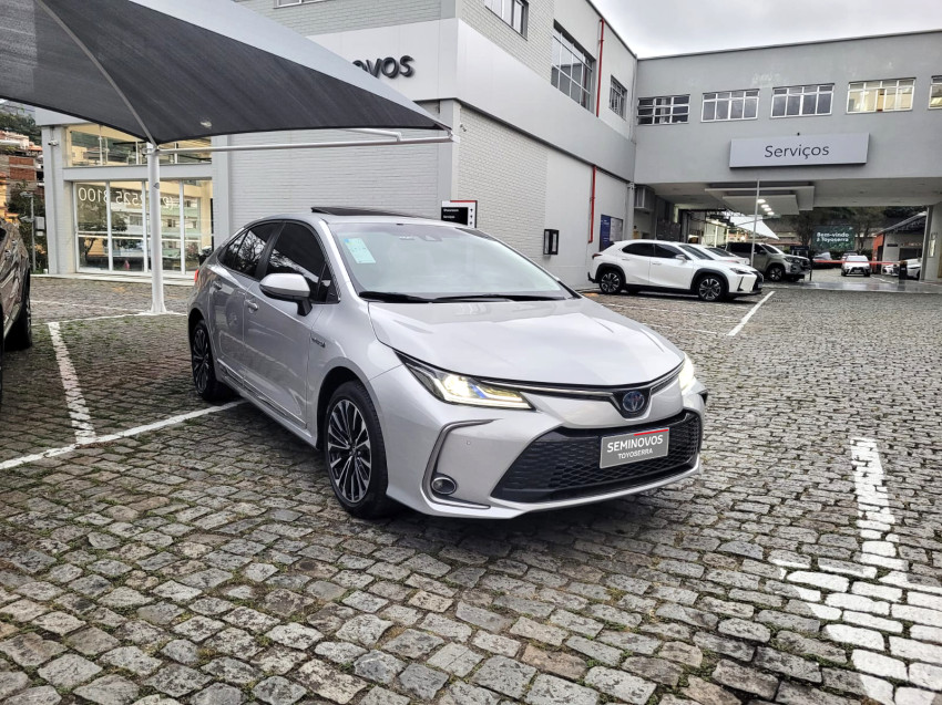 baixa km! - toyota corolla altis prem. 1.8 automatico (hibrido)