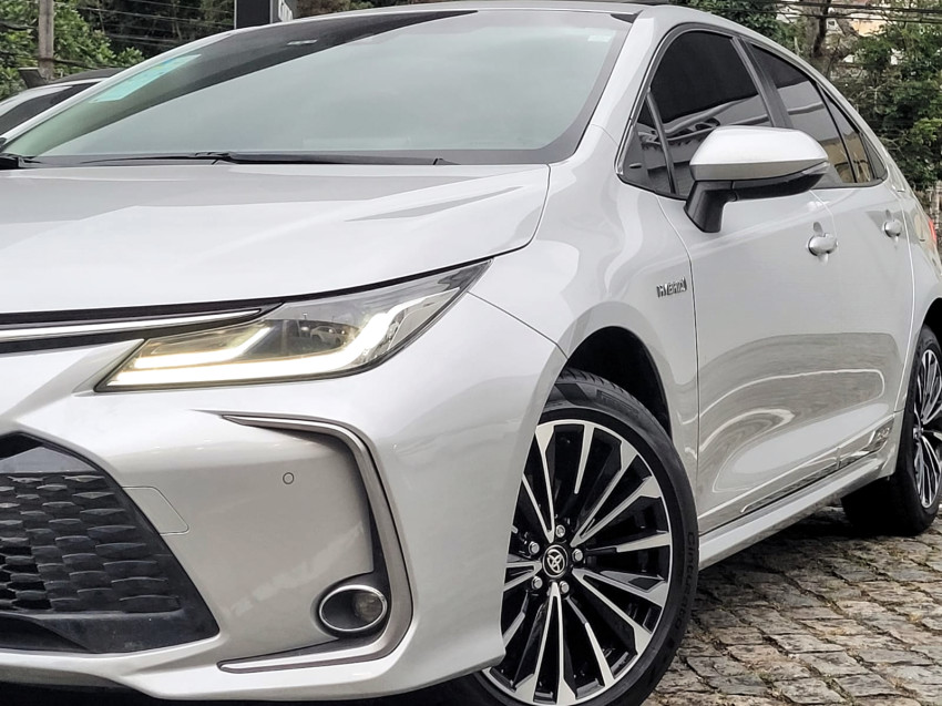 baixa km! - toyota corolla altis prem. 1.8 automatico (hibrido)
