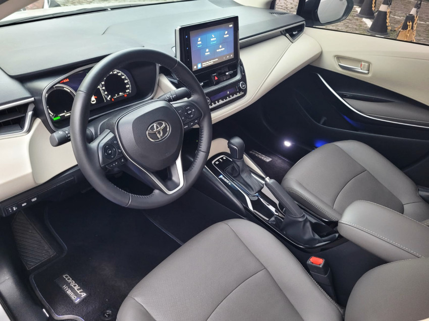 baixa km! - toyota corolla altis prem. 1.8 automatico (hibrido)