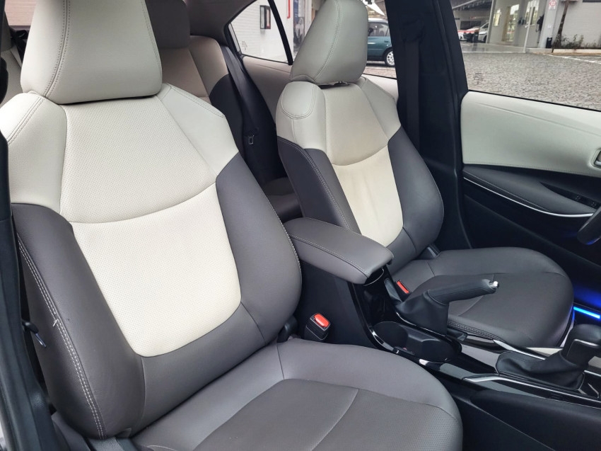 baixa km! - toyota corolla altis prem. 1.8 automatico (hibrido)