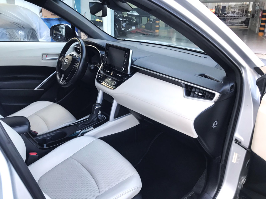 toyota corolla cross xrx 1.8  automatico (hibrido)