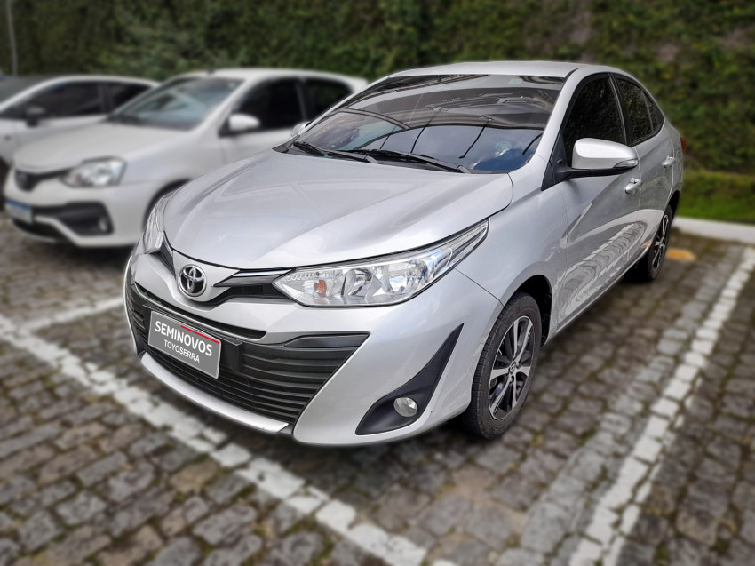baixa km! - toyota yaris xs connect sedan 1.5 flex  automatico