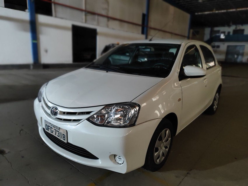 toyota etios x 1.3 flex  manual