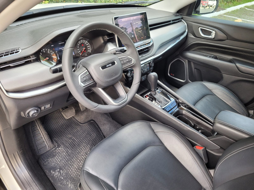 baixa km! - jeep compass long. t270 1.3 tb 4x2 flex automatico