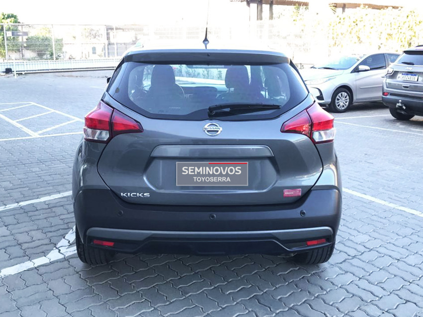nissan kicks sv 1.6  flexstar automatico