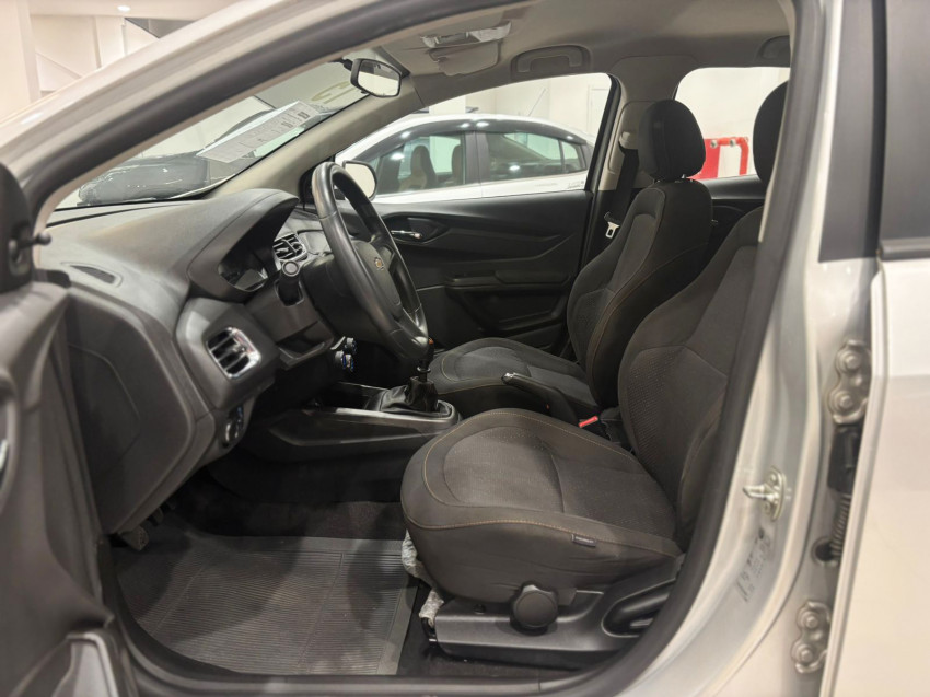 chevrolet onix hatch lt 1.4  flexpower manual