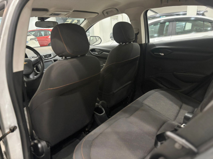 chevrolet onix hatch lt 1.4  flexpower manual