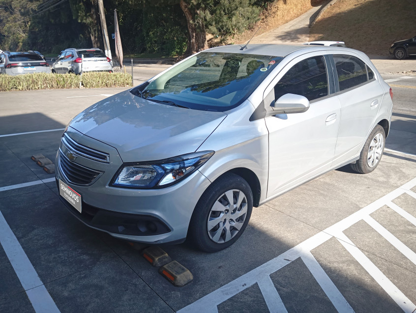 chevrolet onix hatch lt 1.4  flexpower manual