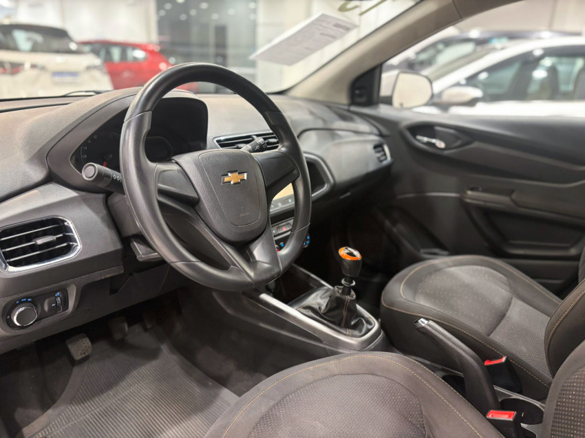 chevrolet onix hatch lt 1.4  flexpower manual
