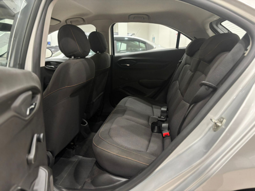 chevrolet onix hatch lt 1.4  flexpower manual