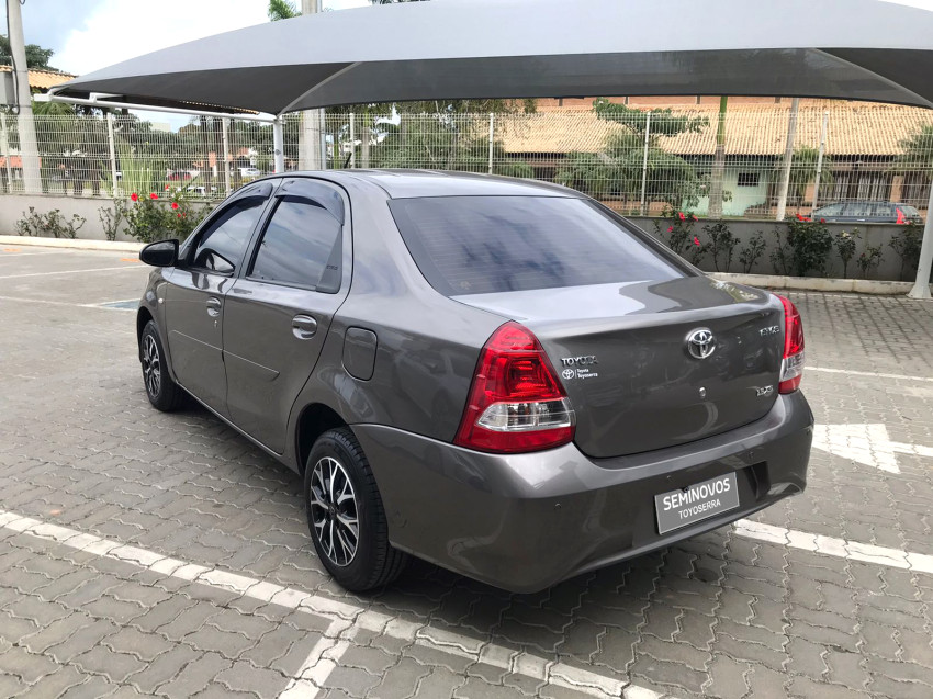 toyota etios xs sedan 1.5 flex  manual