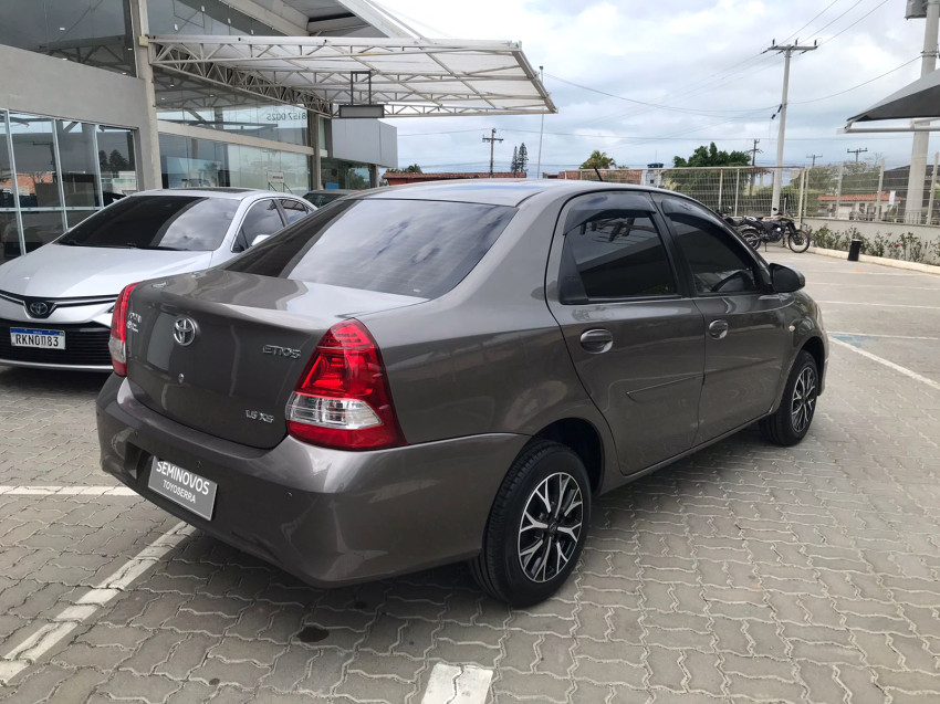 toyota etios xs sedan 1.5 flex  manual