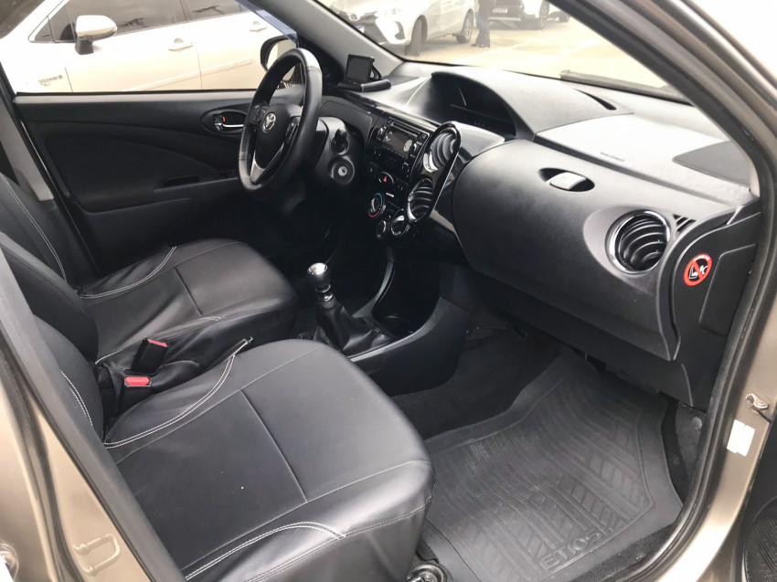 toyota etios xs sedan 1.5 flex  manual
