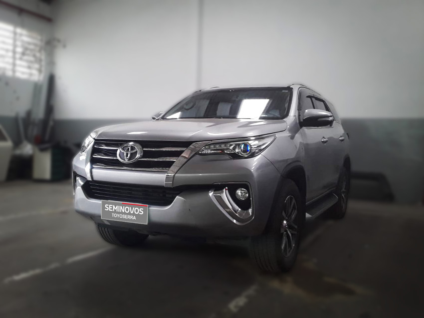 toyota hilux sw4 srx 4x4 2.8  dies. automatico