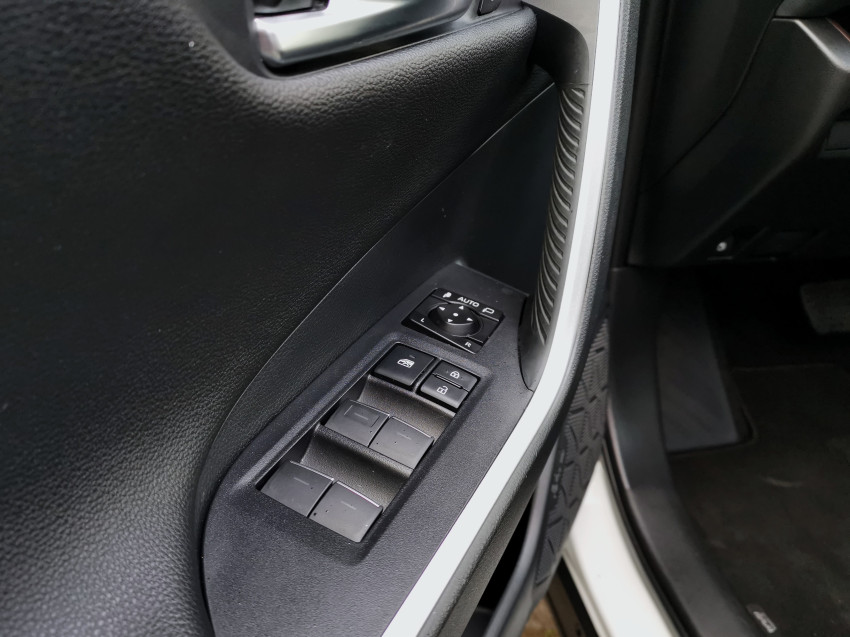 baixa km! - toyota rav4 2.5 sx connect 4x4 automatico (hibrido)10 baixa km! - toyota rav4 2.5 sx connect 4x4 automatico (hibrido)10