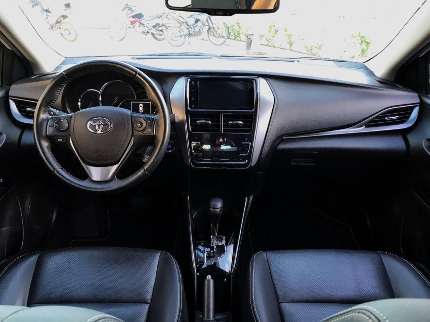 toyota yaris xls sedan 1.5 flex  automatico6 toyota yaris xls sedan 1.5 flex  automatico6