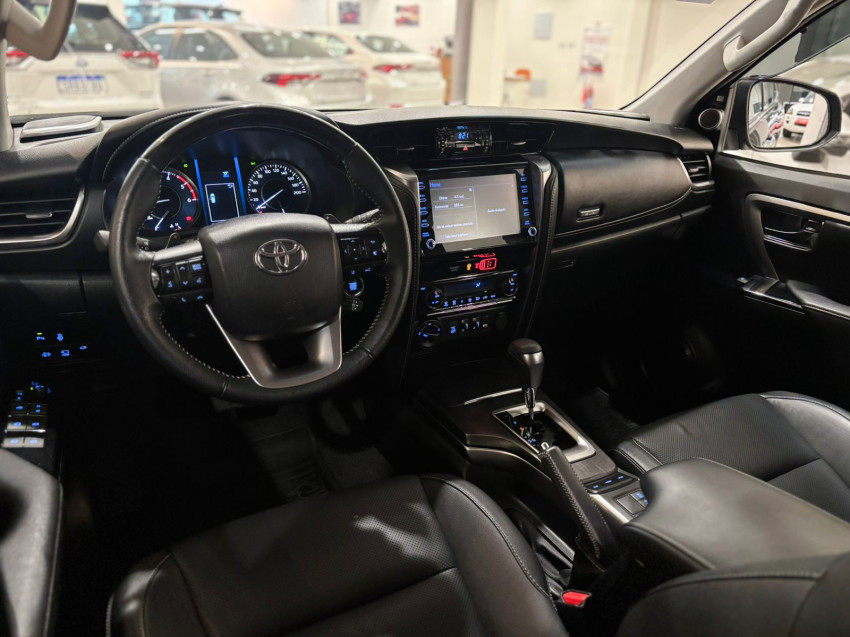 baixa km! - toyota hilux sw4 srx 4x4 2.8  dies. automatico16 baixa km! - toyota hilux sw4 srx 4x4 2.8  dies. automatico16