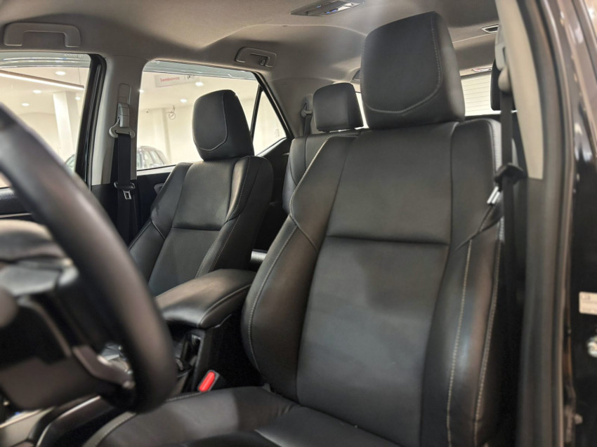 baixa km! - toyota hilux sw4 srx 4x4 2.8  dies. automatico12 baixa km! - toyota hilux sw4 srx 4x4 2.8  dies. automatico12