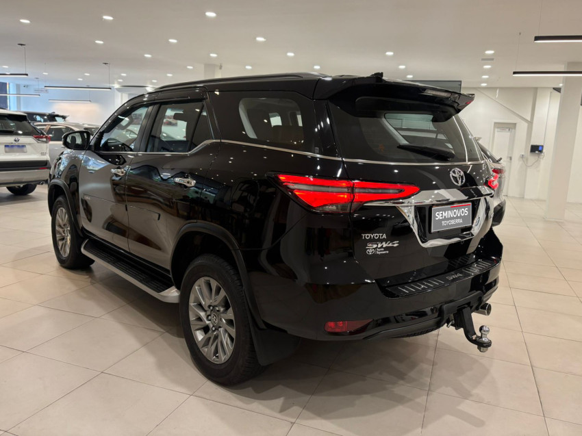 baixa km! - toyota hilux sw4 srx 4x4 2.8  dies. automatico5 baixa km! - toyota hilux sw4 srx 4x4 2.8  dies. automatico5