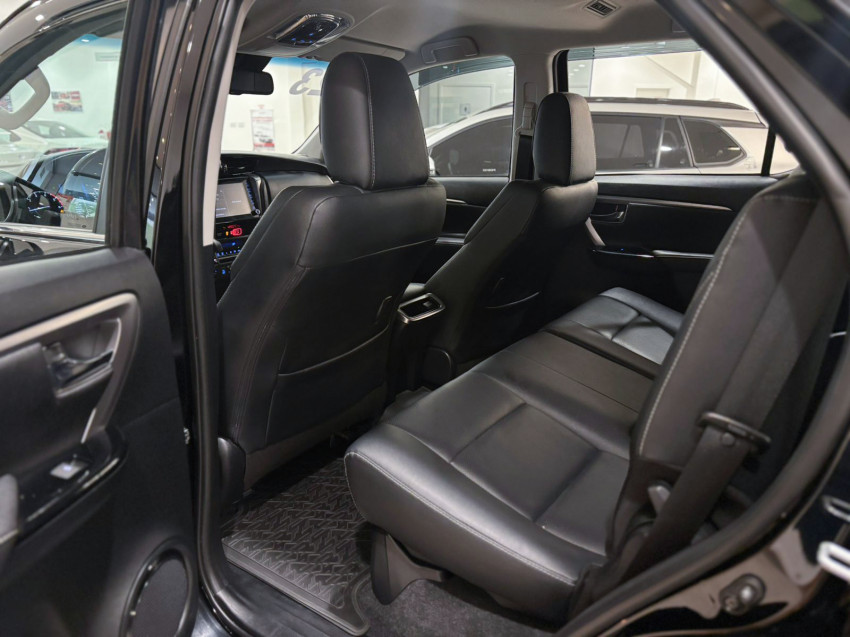 baixa km! - toyota hilux sw4 srx 4x4 2.8  dies. automatico13 baixa km! - toyota hilux sw4 srx 4x4 2.8  dies. automatico13