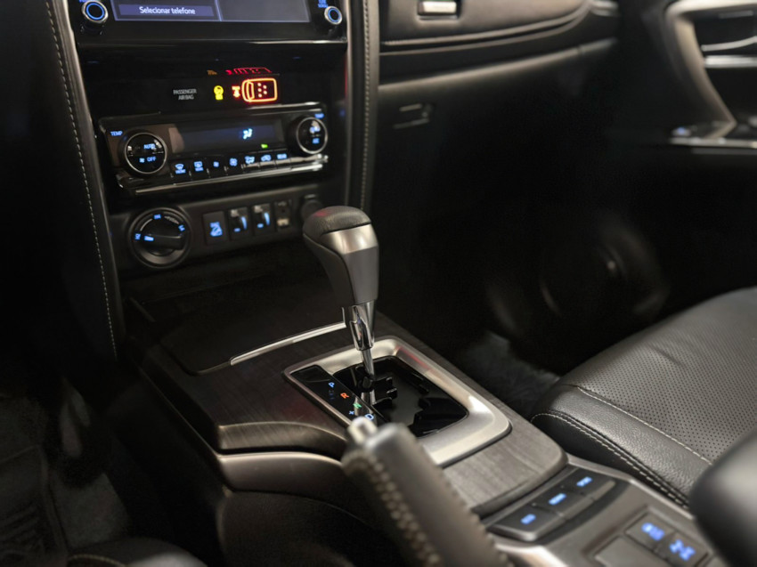 baixa km! - toyota hilux sw4 srx 4x4 2.8  dies. automatico20 baixa km! - toyota hilux sw4 srx 4x4 2.8  dies. automatico20