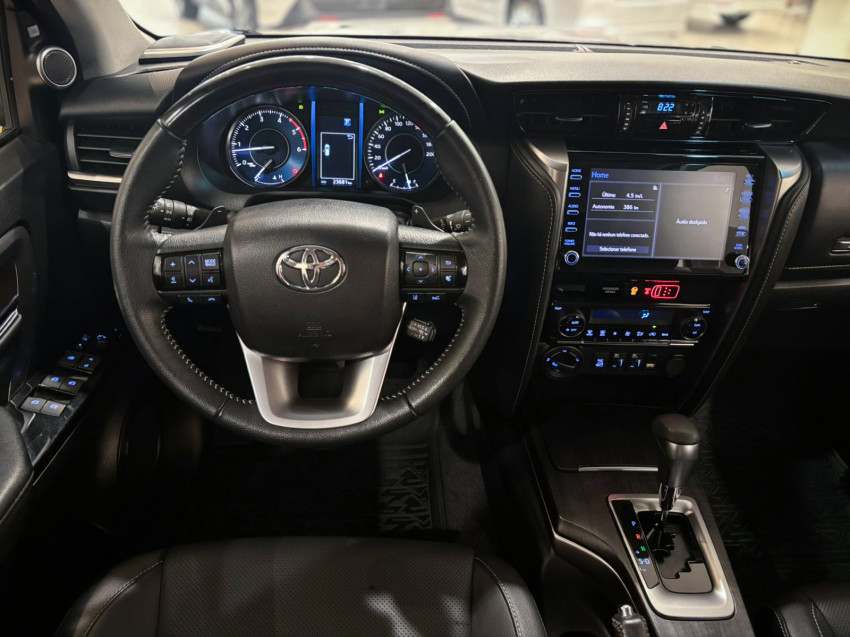 baixa km! - toyota hilux sw4 srx 4x4 2.8  dies. automatico17 baixa km! - toyota hilux sw4 srx 4x4 2.8  dies. automatico17