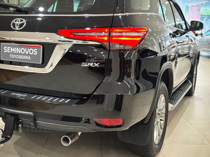 baixa km! - toyota hilux sw4 srx 4x4 2.8  dies. automatico24 baixa km! - toyota hilux sw4 srx 4x4 2.8  dies. automatico24