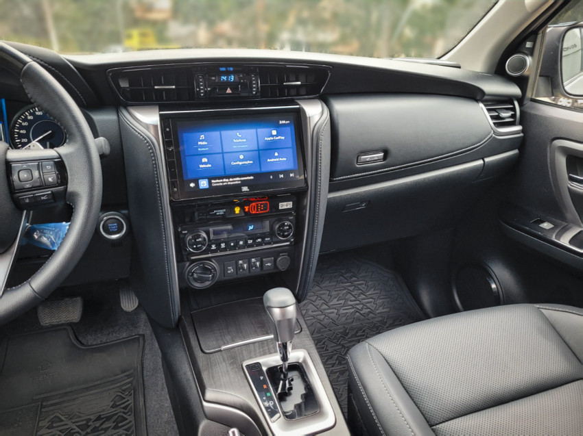 toyota hilux sw4 srx plat. 4x4 2.8 tb die. automatico