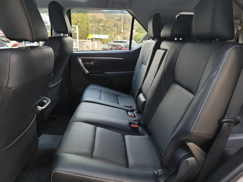 toyota hilux sw4 srx plat. 4x4 2.8 tb die. automatico