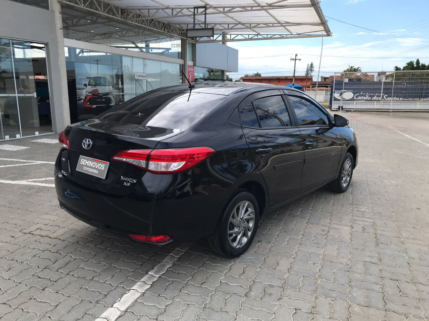 baixa km! - toyota yaris xs sedan 1.5 flex  automatico