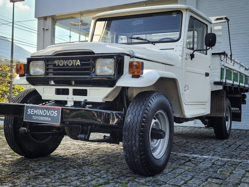 toyota band.picape chassi longo diesel