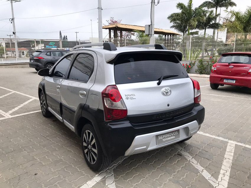 toyota etios cross 1.5 flex  manual5
