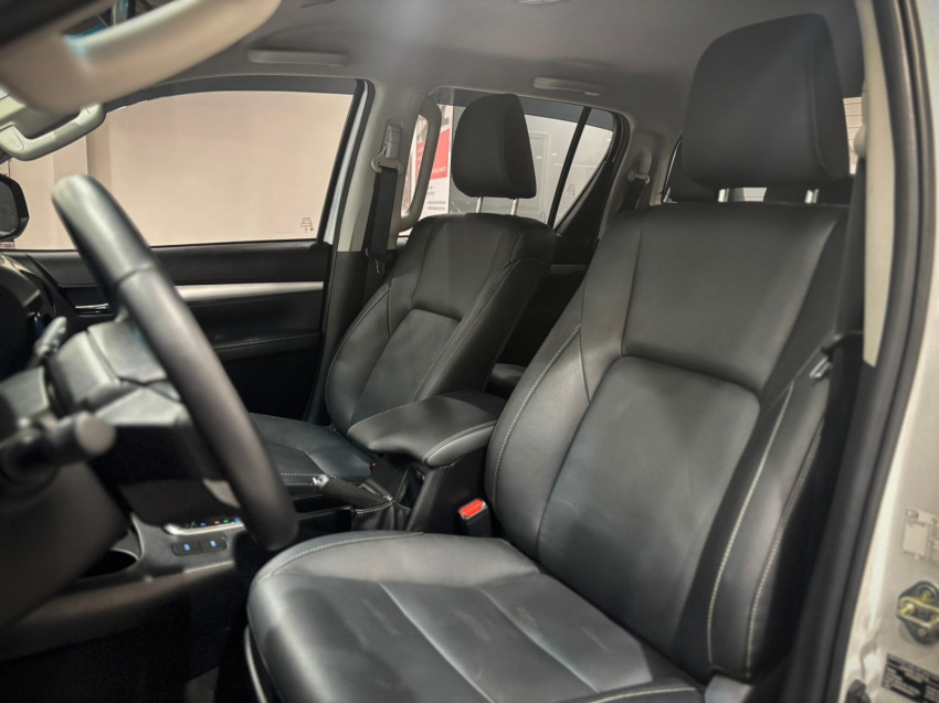 baixa km! - toyota hilux cd srx plus 4x4 2.8  die. automatico10