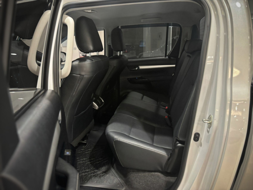 baixa km! - toyota hilux cd srx plus 4x4 2.8  die. automatico8