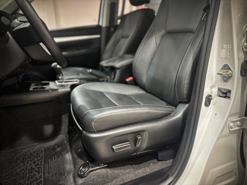 baixa km! - toyota hilux cd srx plus 4x4 2.8  die. automatico11