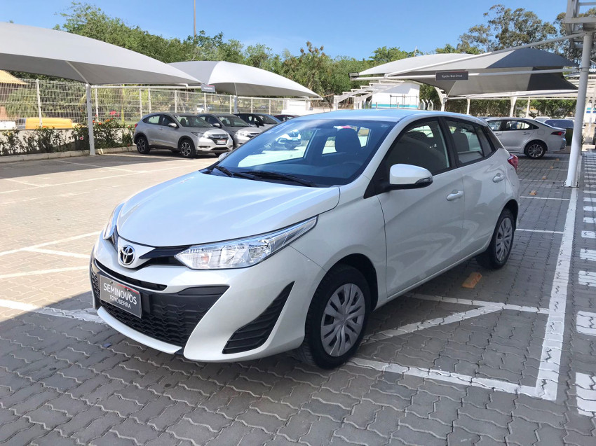 toyota yaris xl live 1.3 flex  automatico1