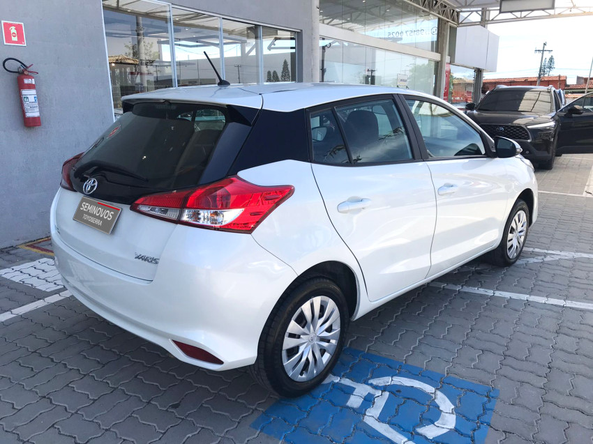 toyota yaris xl live 1.3 flex  automatico4