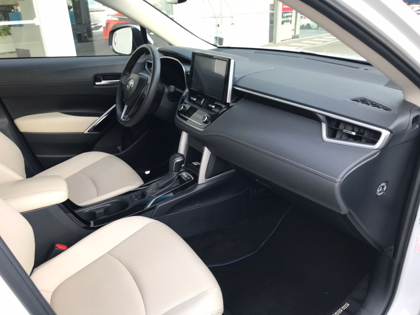 toyota corolla cross xrx 1.8  automatico (hibrido)10