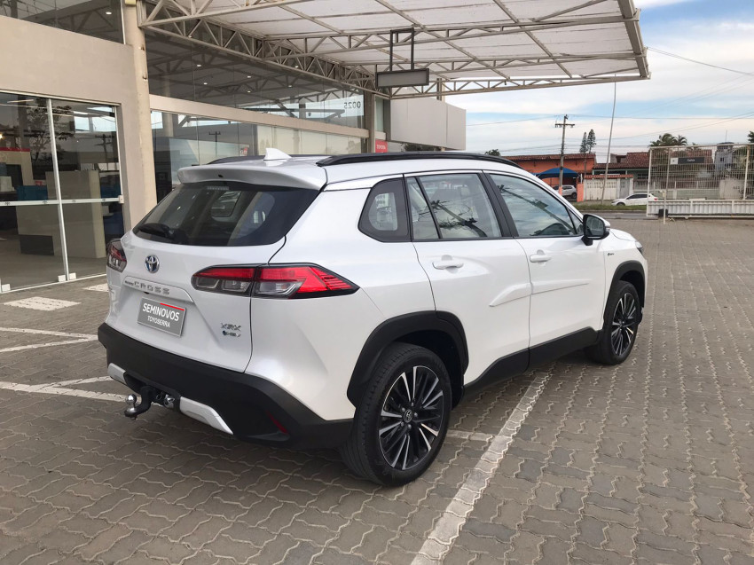 toyota corolla cross xrx 1.8  automatico (hibrido)4