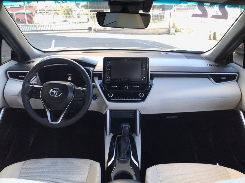 toyota corolla cross xrx 1.8  automatico (hibrido)6