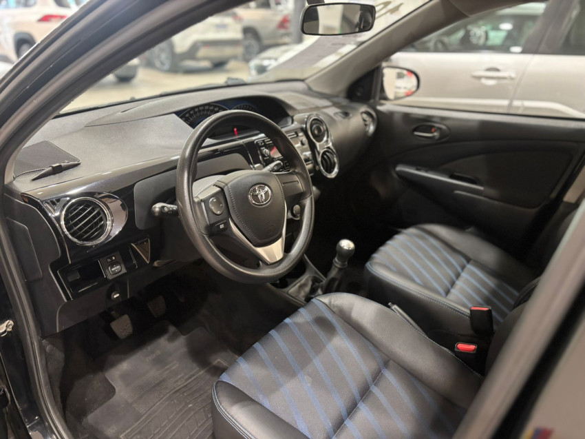 baixa km! - toyota etios xs 1.5 flex  manual9