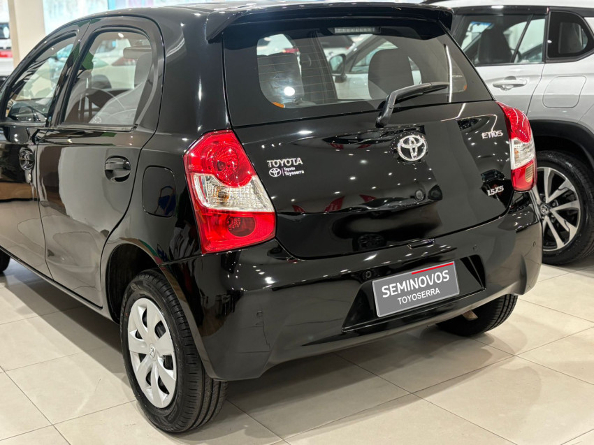 baixa km! - toyota etios xs 1.5 flex  manual17