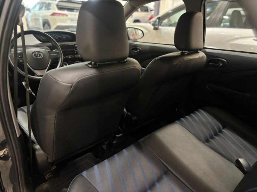 baixa km! - toyota etios xs 1.5 flex  manual14