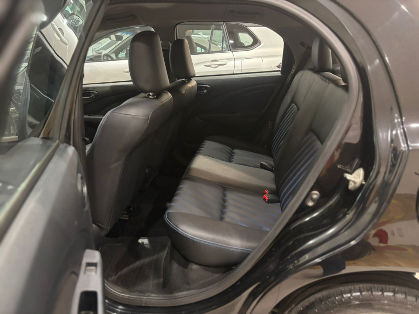 baixa km! - toyota etios xs 1.5 flex  manual8