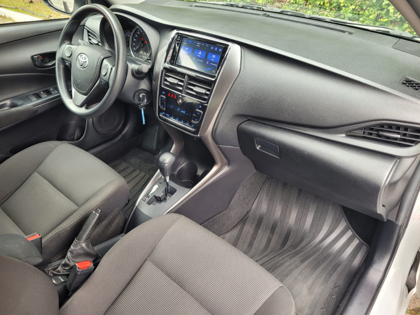 toyota yaris xl sedan 1.5 flex  automatico13