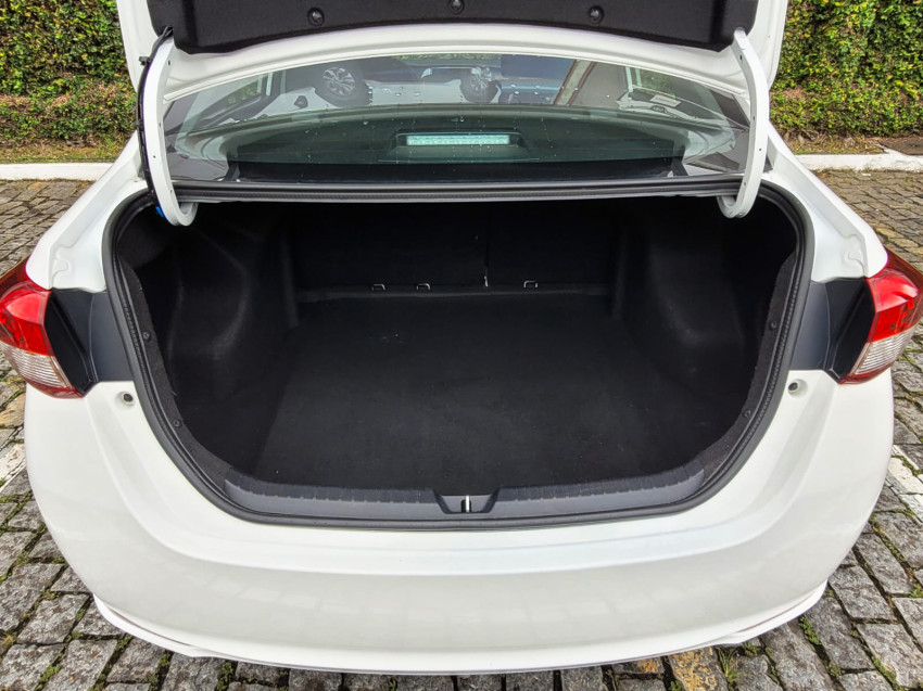 toyota yaris xl sedan 1.5 flex  automatico19