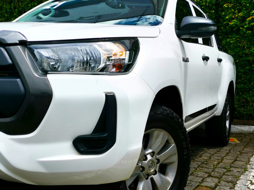toyota hilux cd 2.8 mt 4x4 power pack12