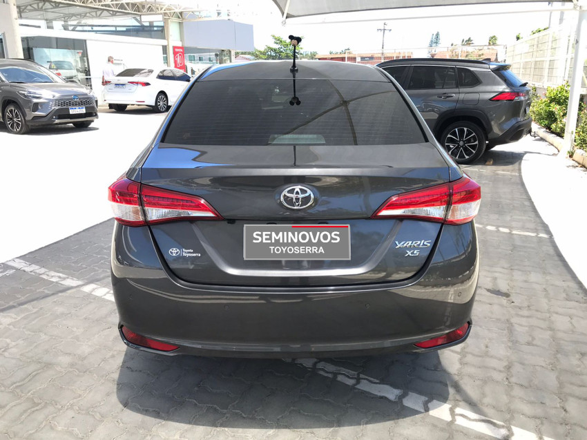 baixa km! - toyota yaris xs sedan 1.5 flex  automatico12