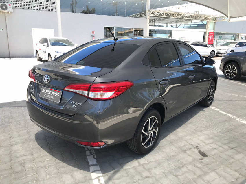 baixa km! - toyota yaris xs sedan 1.5 flex  automatico4