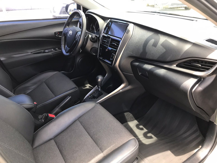 baixa km! - toyota yaris xs sedan 1.5 flex  automatico9